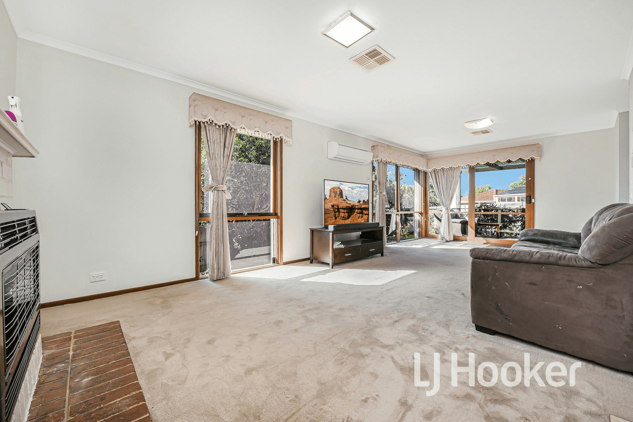 7 Hannah Court, CRANBOURNE, VIC 3977