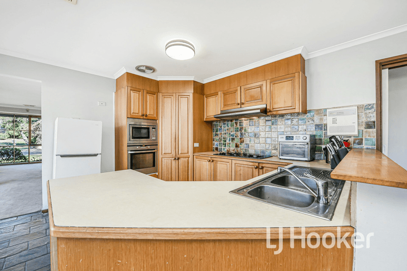 7 Hannah Court, CRANBOURNE, VIC 3977