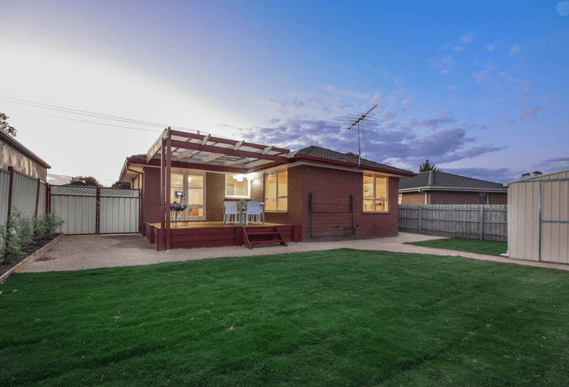 27 Flinders Street, SUNBURY, VIC 3429