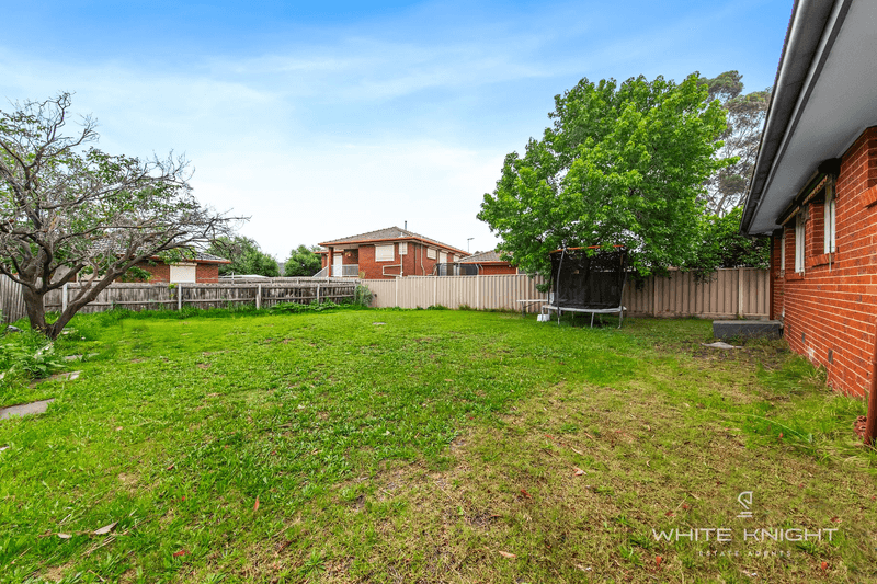 22 Bendigo Crescent, THOMASTOWN, VIC 3074