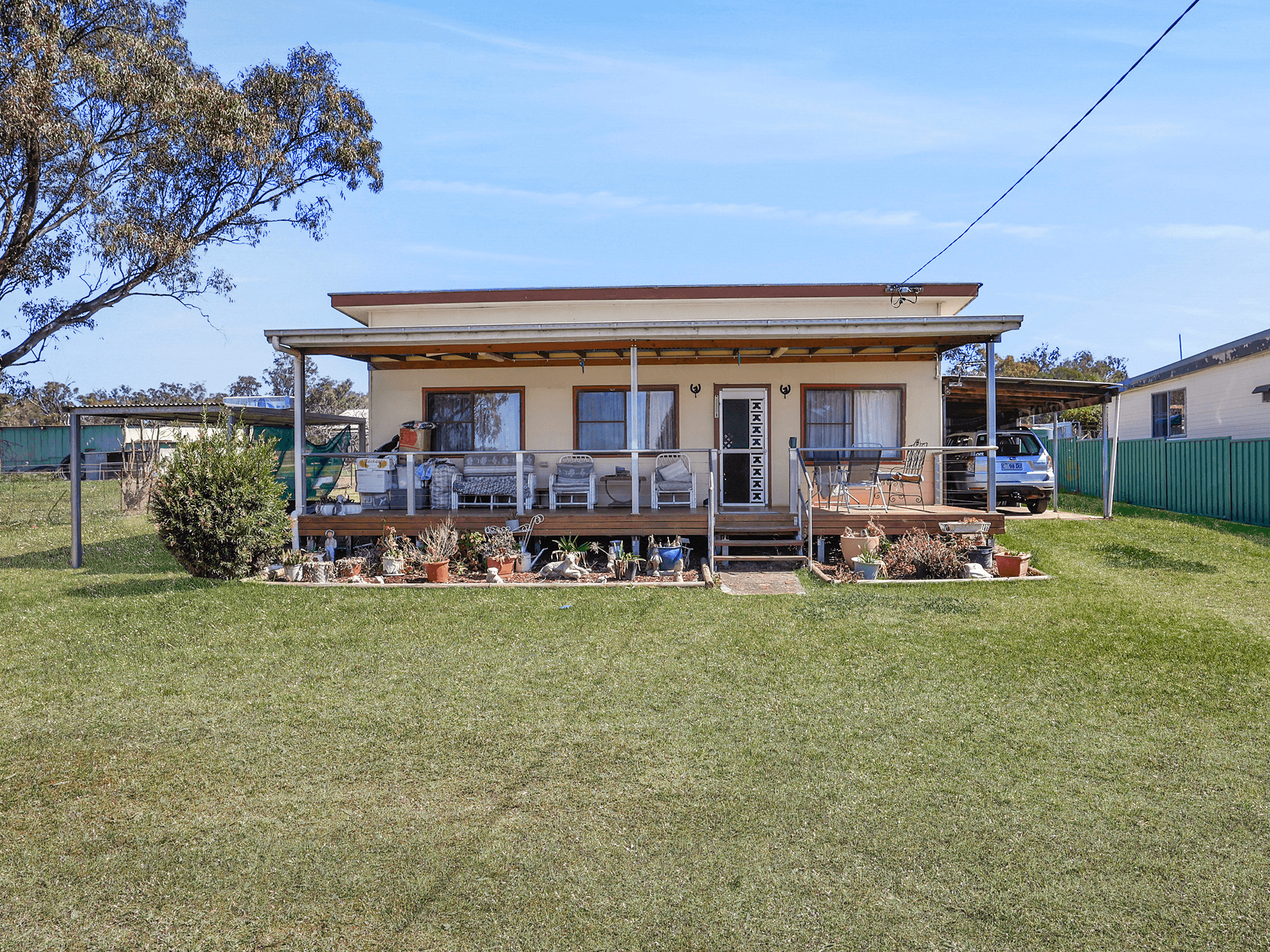 8 Johnson Street, CAROONA, NSW 2343