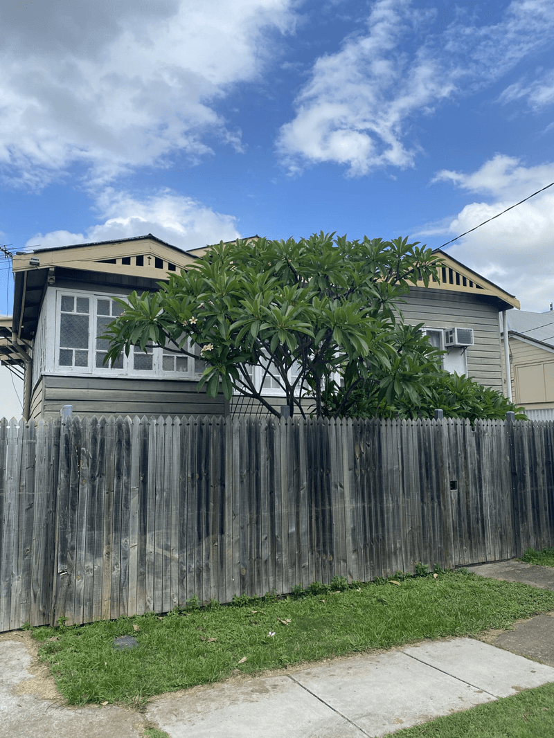 12 Annie Street, WOOLLOONGABBA, QLD 4102