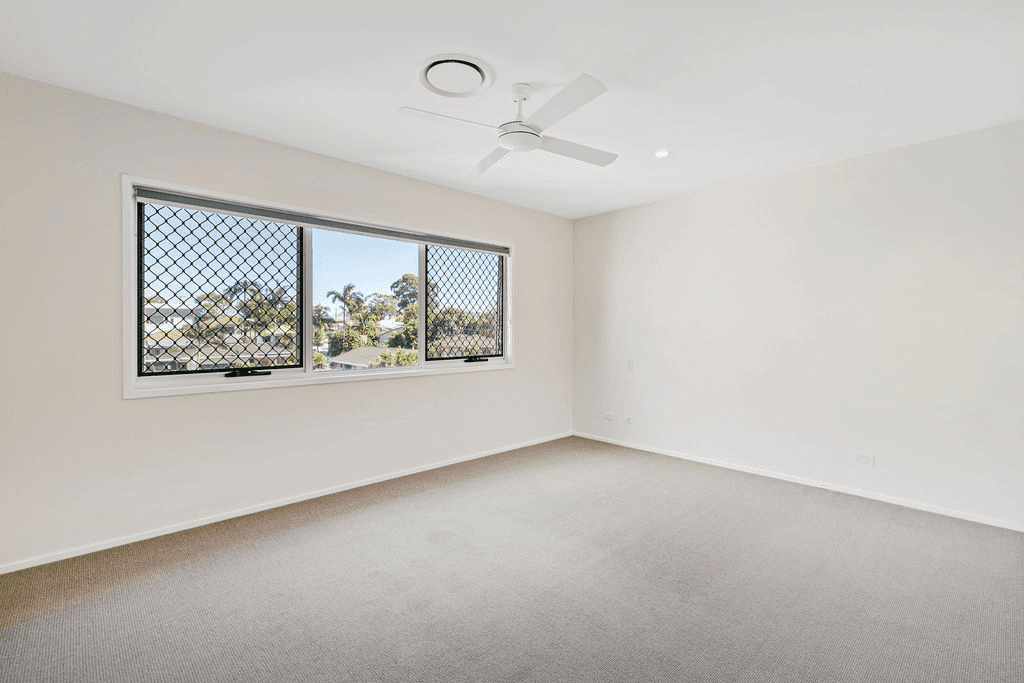 2/24 Billington Street, LABRADOR, QLD 4215
