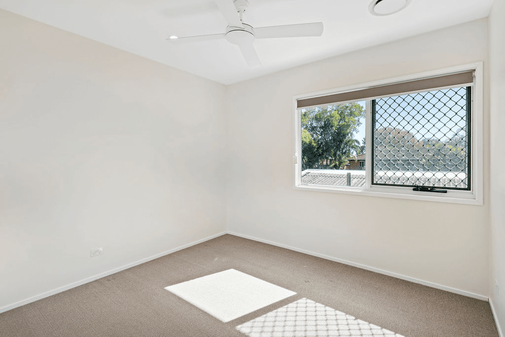 2/24 Billington Street, LABRADOR, QLD 4215