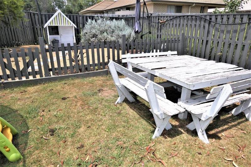 16 Brightwood Place, FERNVALE, QLD 4306