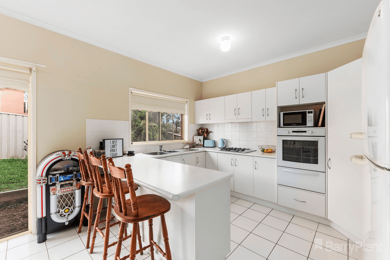 23 Erniold Road, Strathdale, VIC 3550