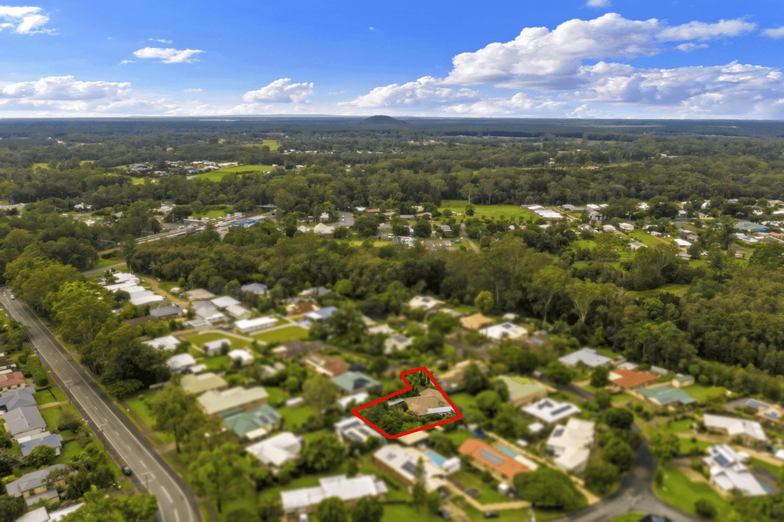 2 Vista Court, GLASS HOUSE MOUNTAINS, QLD 4518