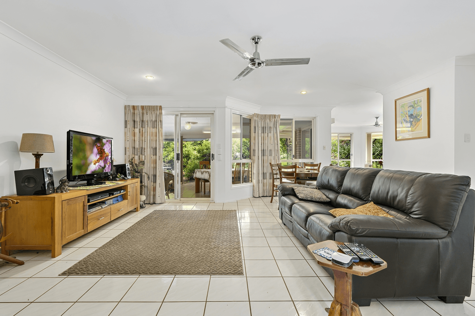 2 Vista Court, GLASS HOUSE MOUNTAINS, QLD 4518