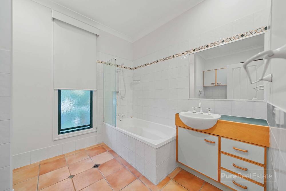 62 Bayview Terrace, GEEBUNG, QLD 4034