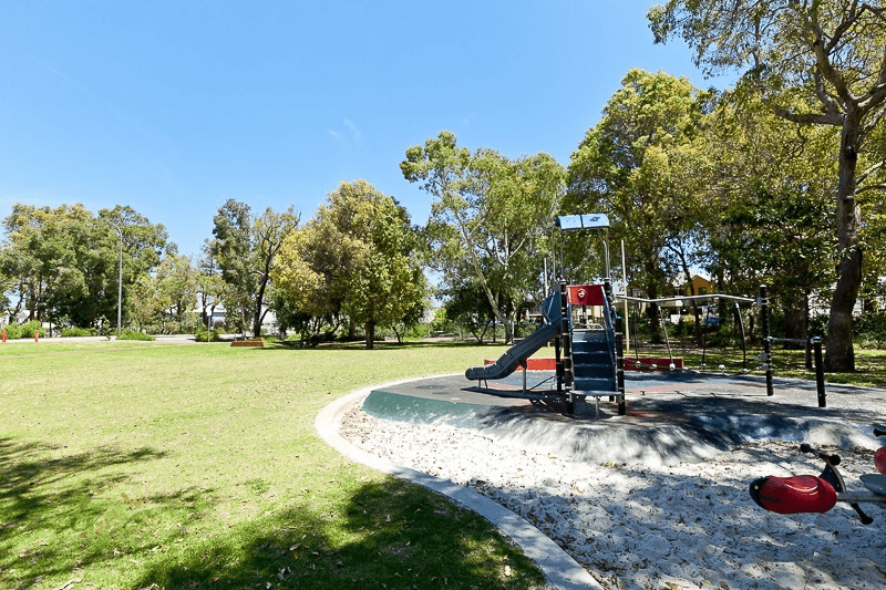 1 Paperheath Parade, CHURCHLANDS, WA 6018