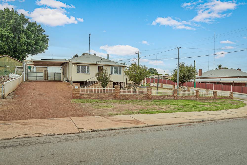 13 Robinson Street, NORTHAM, WA 6401