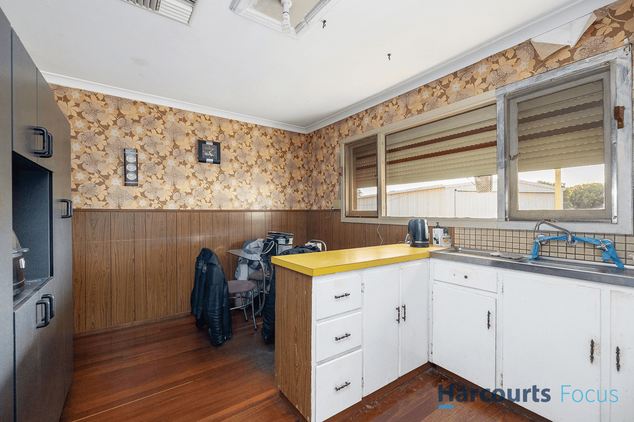 26 Tomah Road, ARMADALE, WA 6112