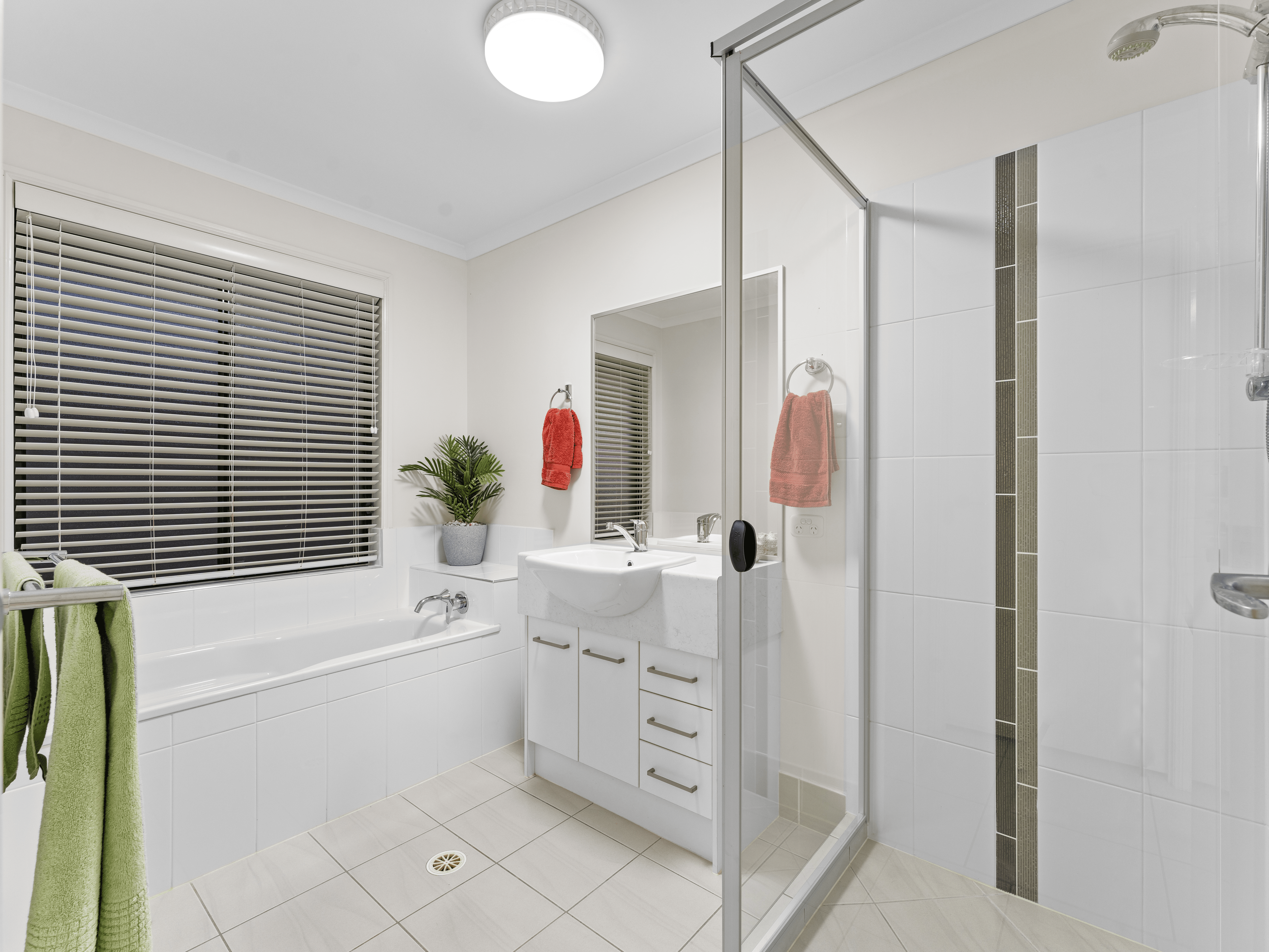 13 Honeygem Place, FLAGSTONE, QLD 4280