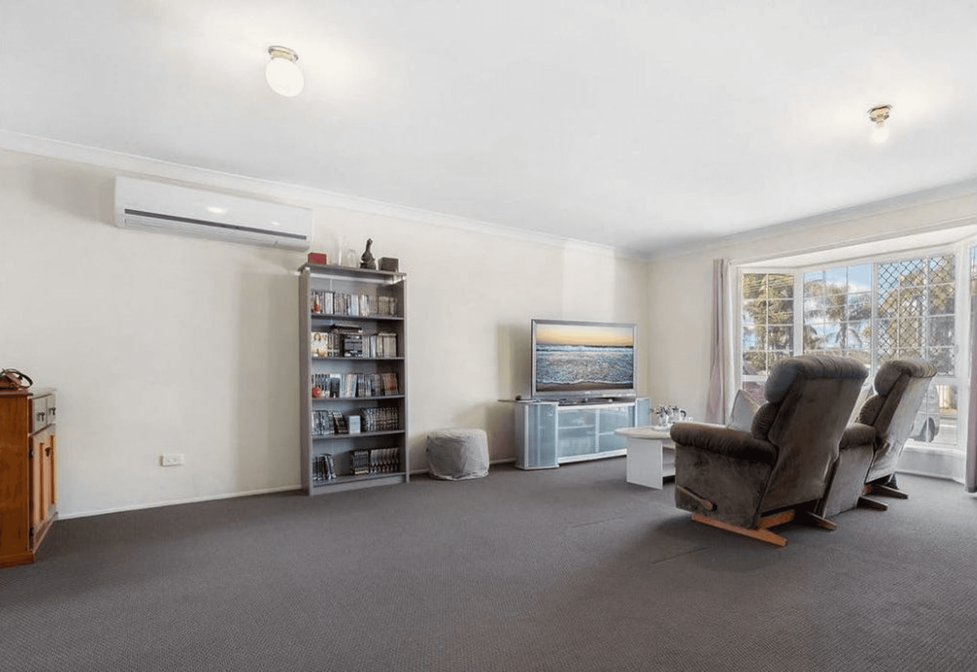 1 Serissa Court, CRESTMEAD, QLD 4132