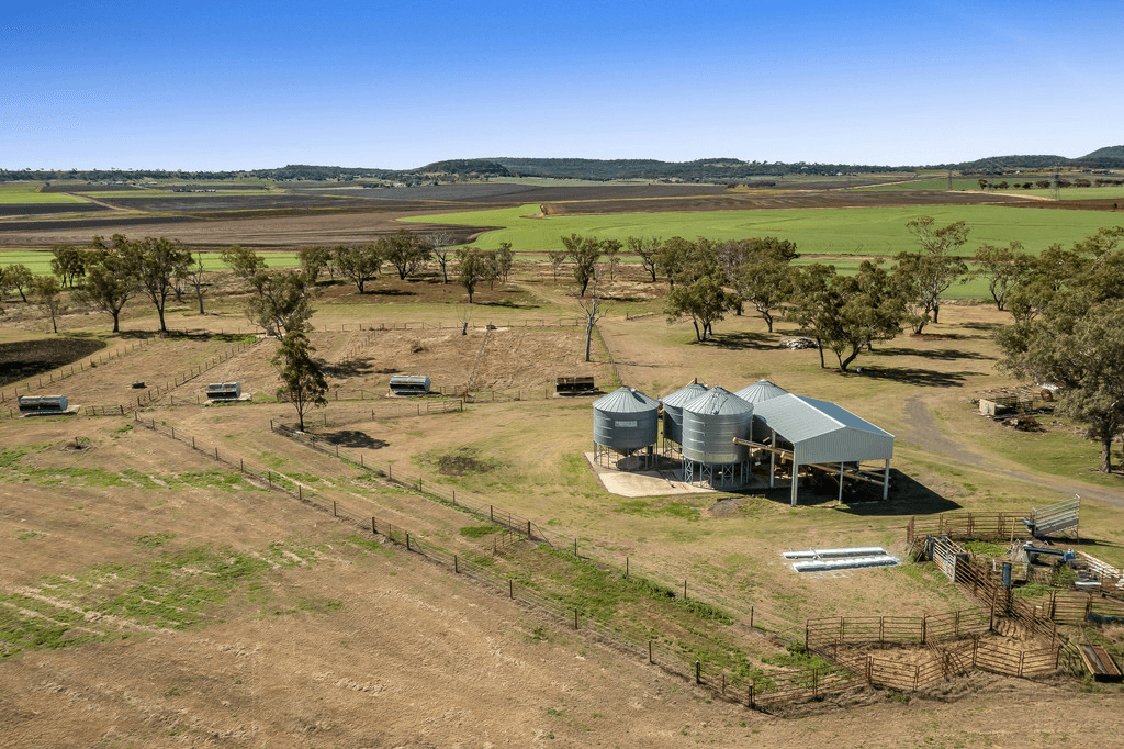 187 Felton Clifton Road, FELTON, QLD 4358