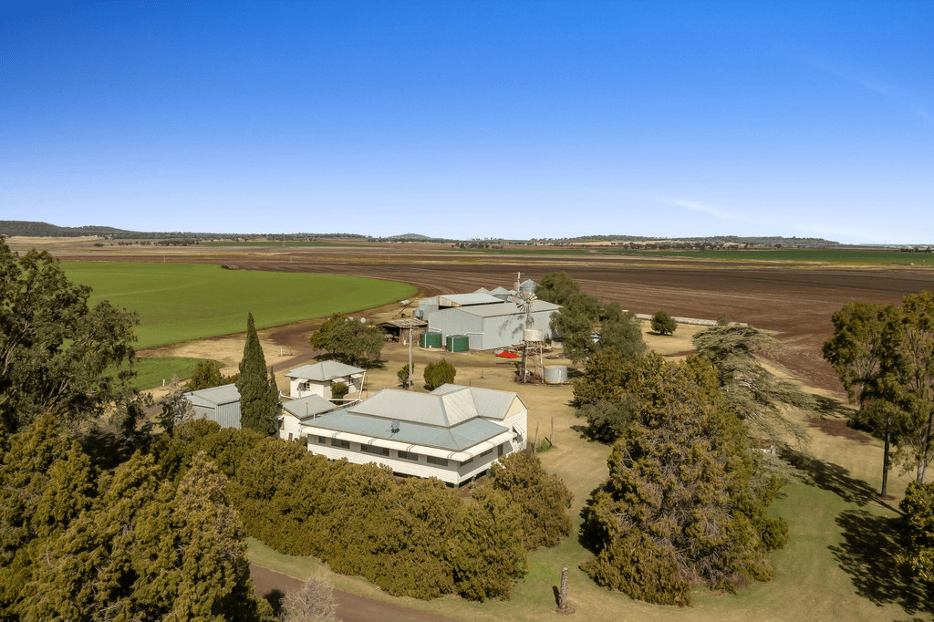 187 Felton Clifton Road, FELTON, QLD 4358