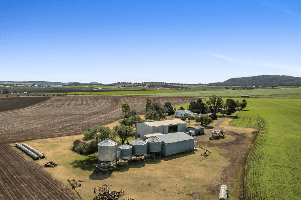 187 Felton Clifton Road, FELTON, QLD 4358