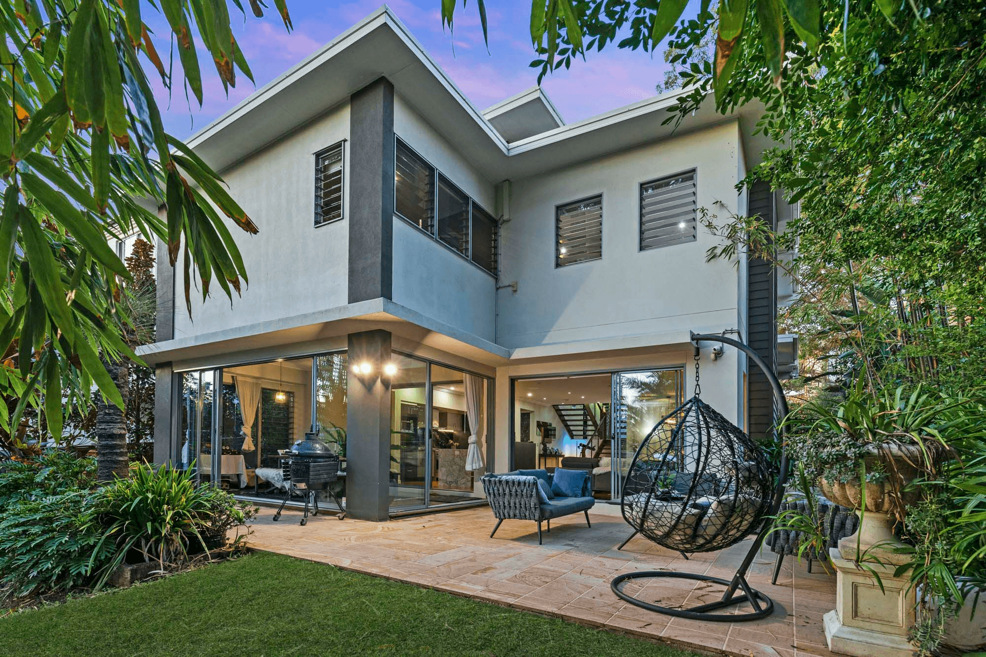 9 Eighth Avenue, ST LUCIA, QLD 4067