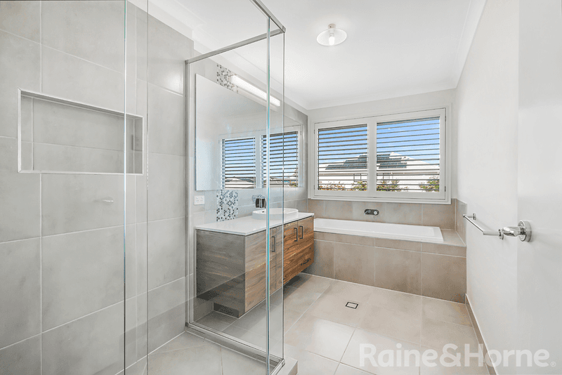 124 Napier Avenue, MANGO HILL, QLD 4509