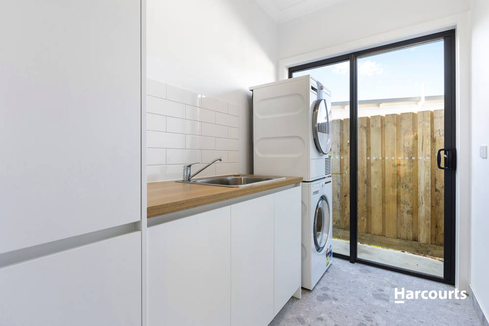 8 Carroll Street, Leopold, VIC 3224