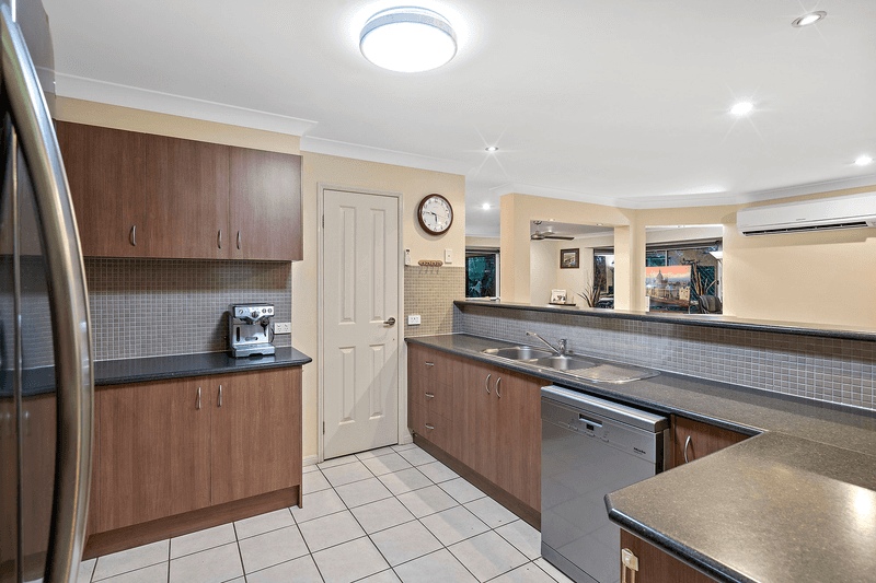 2 Cardrona Crescent, Ormeau Hills, QLD 4208