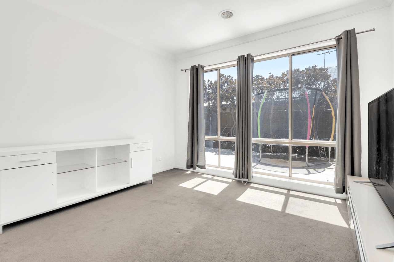 72 Axminster Drive, Craigieburn, VIC 3064