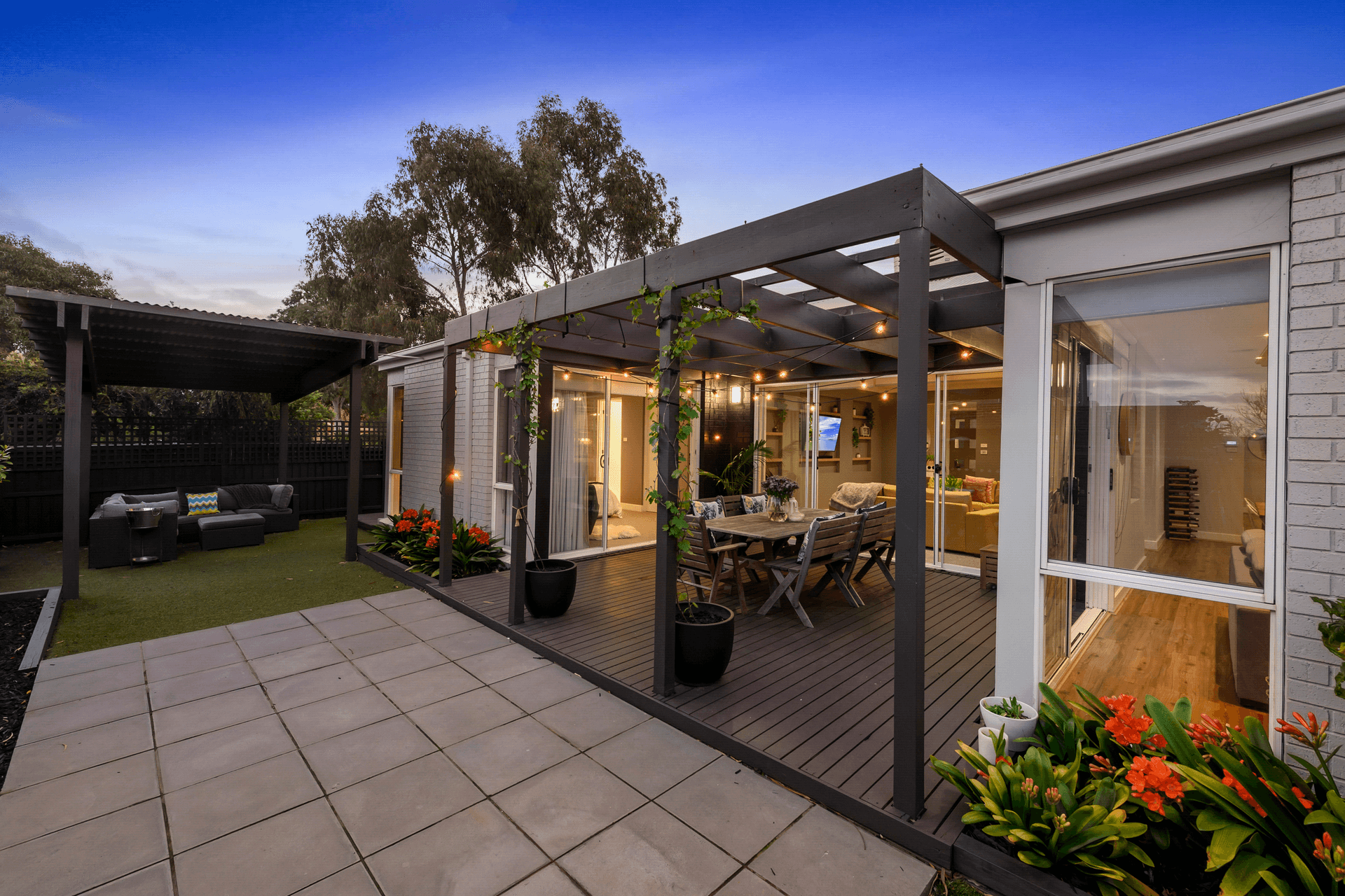 2 Cassan Way, Caroline Springs, VIC 3023