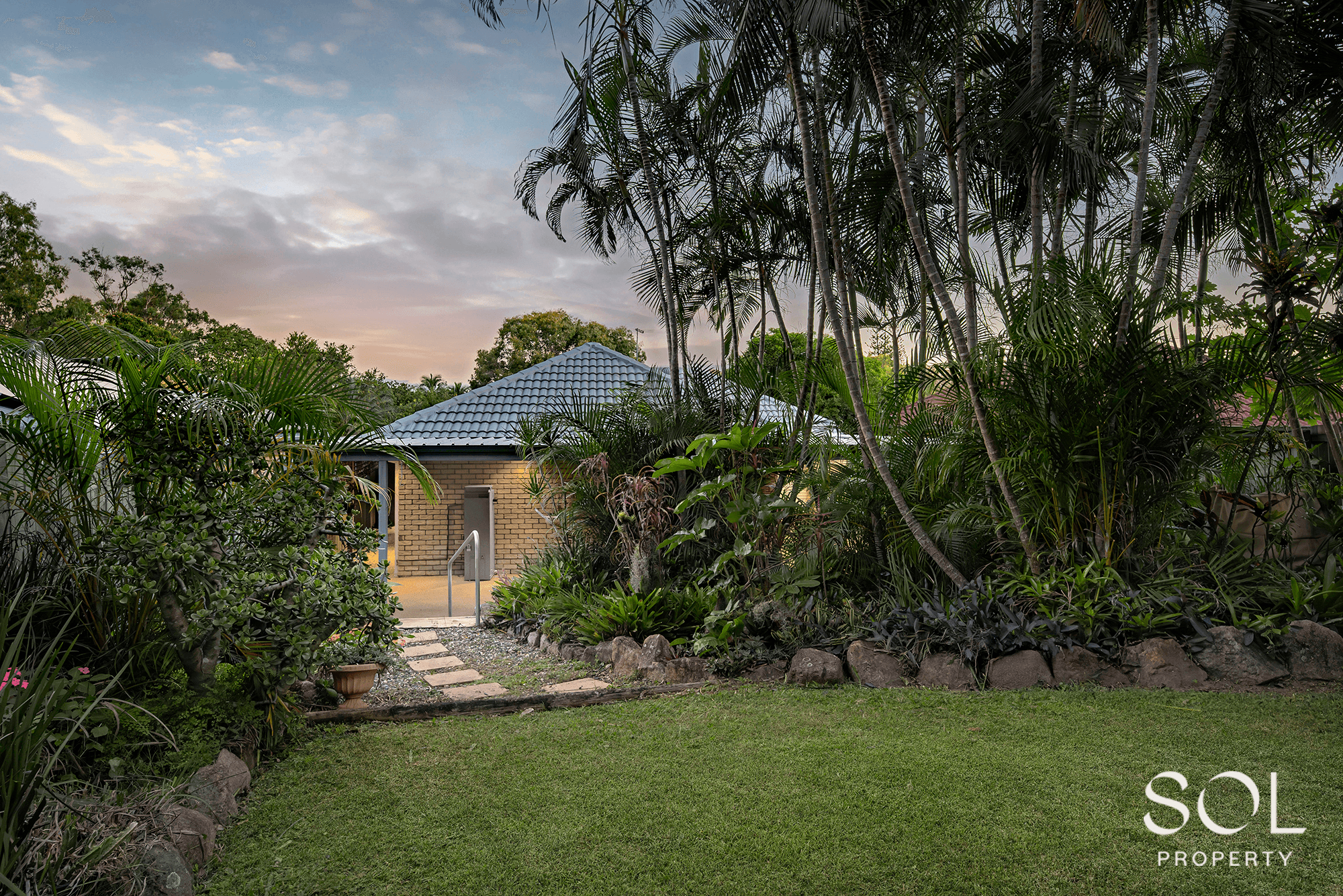 18 Chevrotain Place, CHERMSIDE WEST, QLD 4032