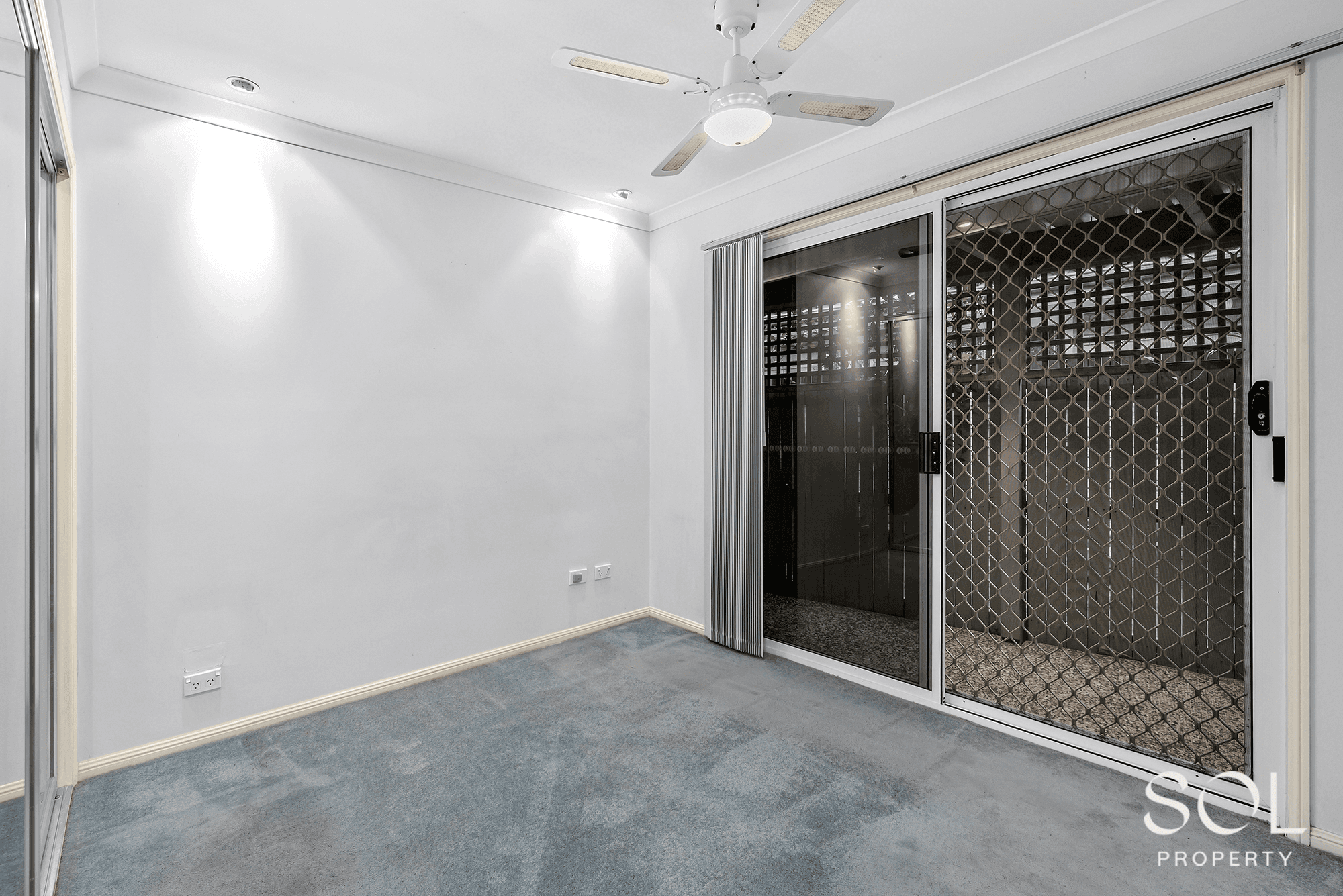 18 Chevrotain Place, CHERMSIDE WEST, QLD 4032