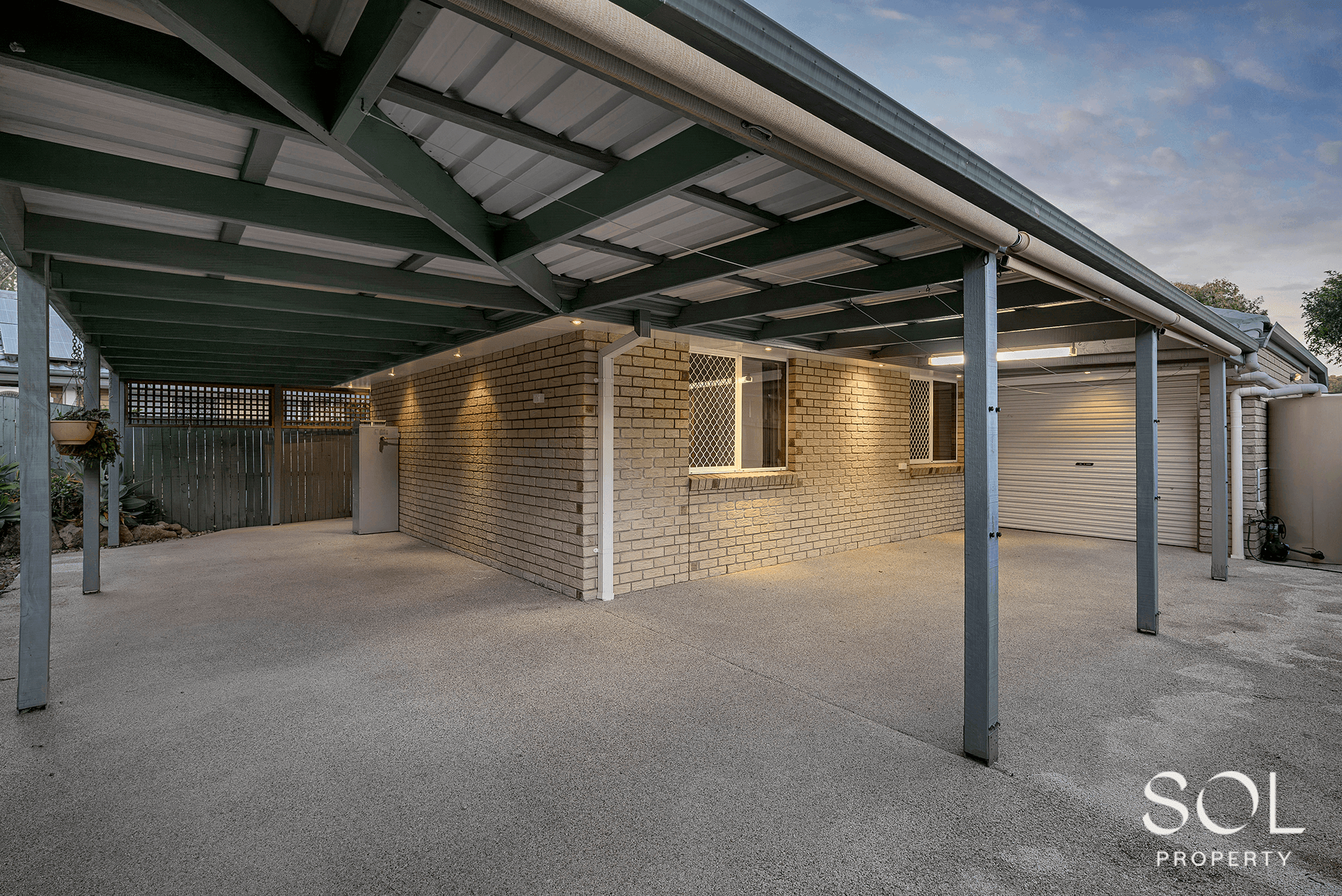 18 Chevrotain Place, CHERMSIDE WEST, QLD 4032