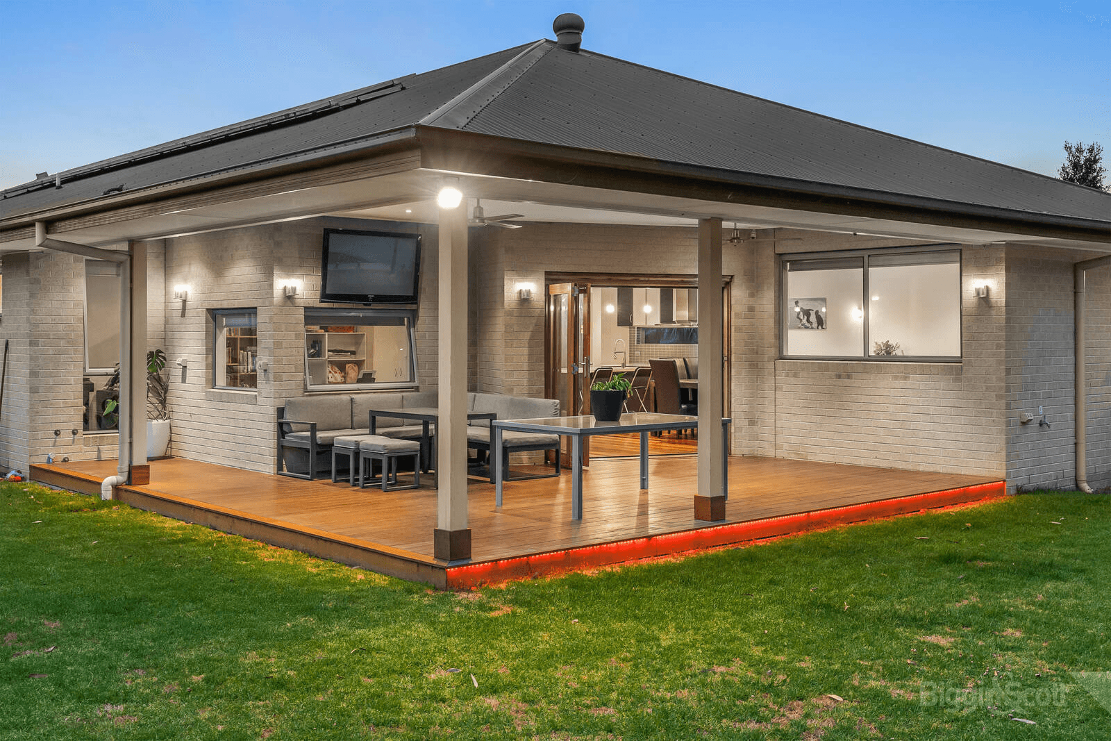 21 Duce Street, CRANBOURNE EAST, VIC 3977