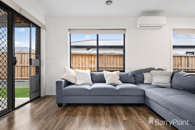 4 Garrard Crescent, Clyde, VIC 3978