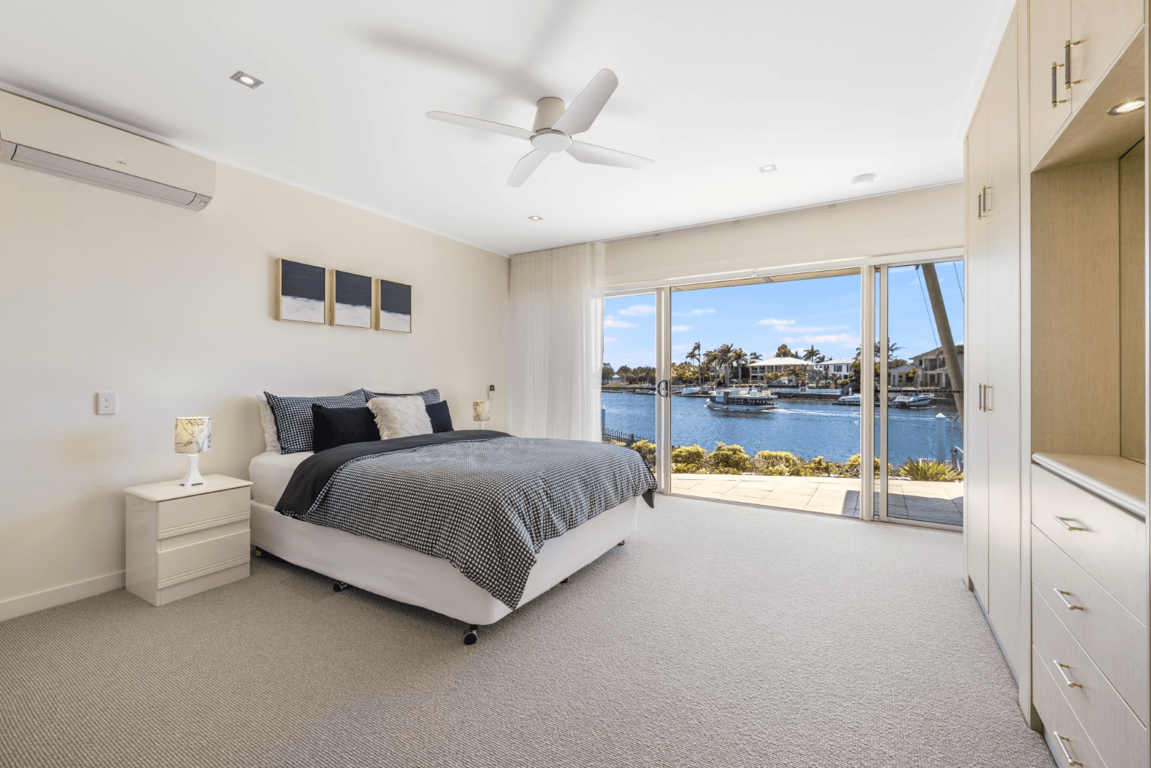 33 Pelican Waters Boulevard, PELICAN WATERS, QLD 4551