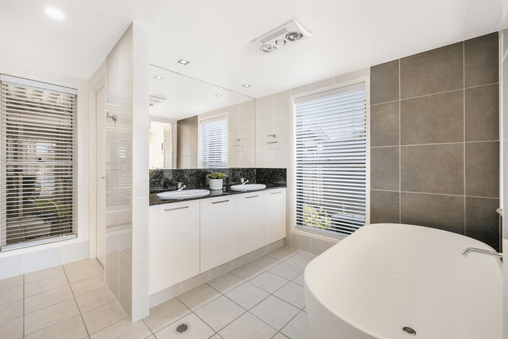 33 Pelican Waters Boulevard, PELICAN WATERS, QLD 4551