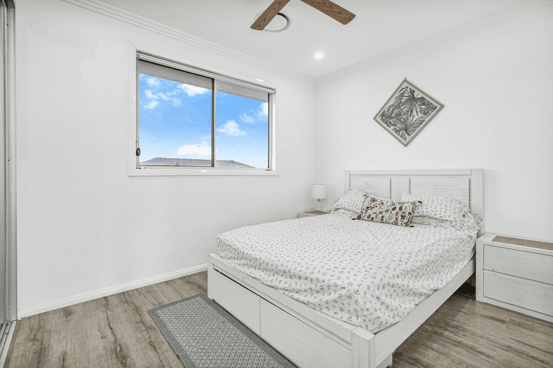 4 Commodore Street, JORDAN SPRINGS, NSW 2747