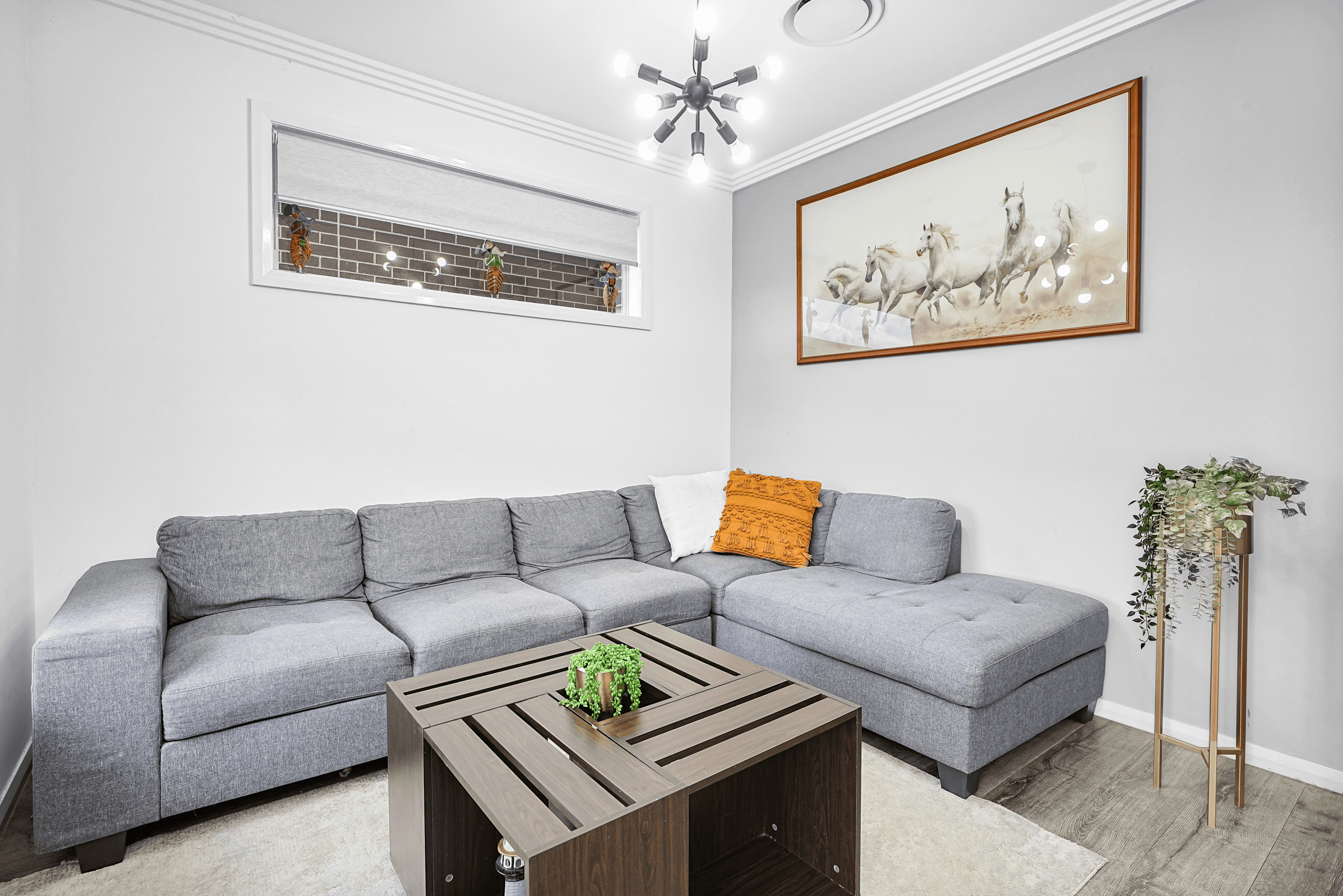 4 Commodore Street, JORDAN SPRINGS, NSW 2747