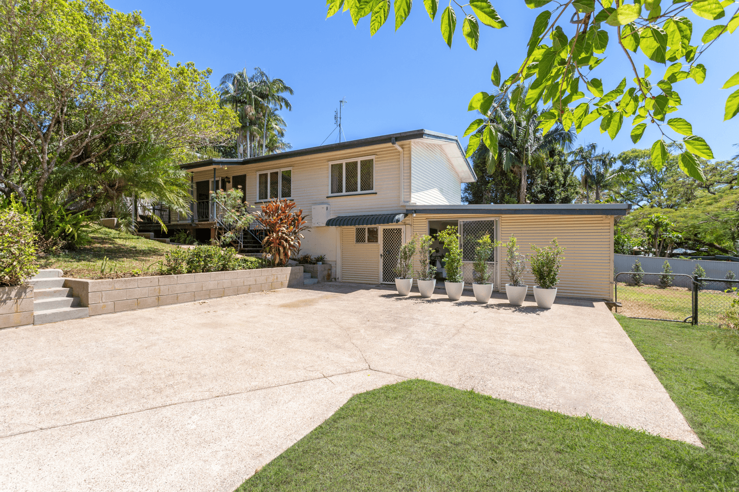 4 Hill Street, Palmwoods, QLD 4555