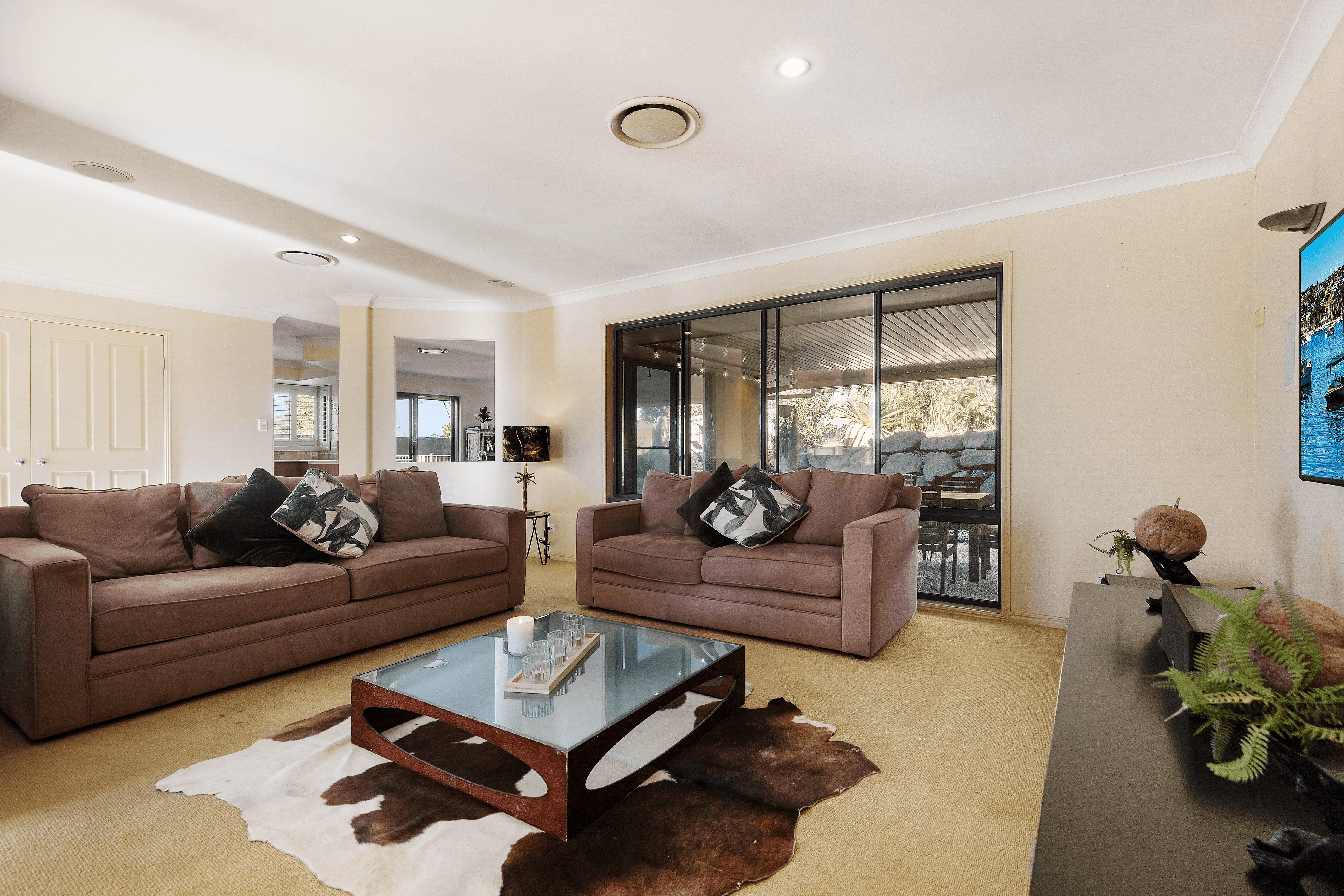 5 Bellerive Place, BANORA POINT, NSW 2486