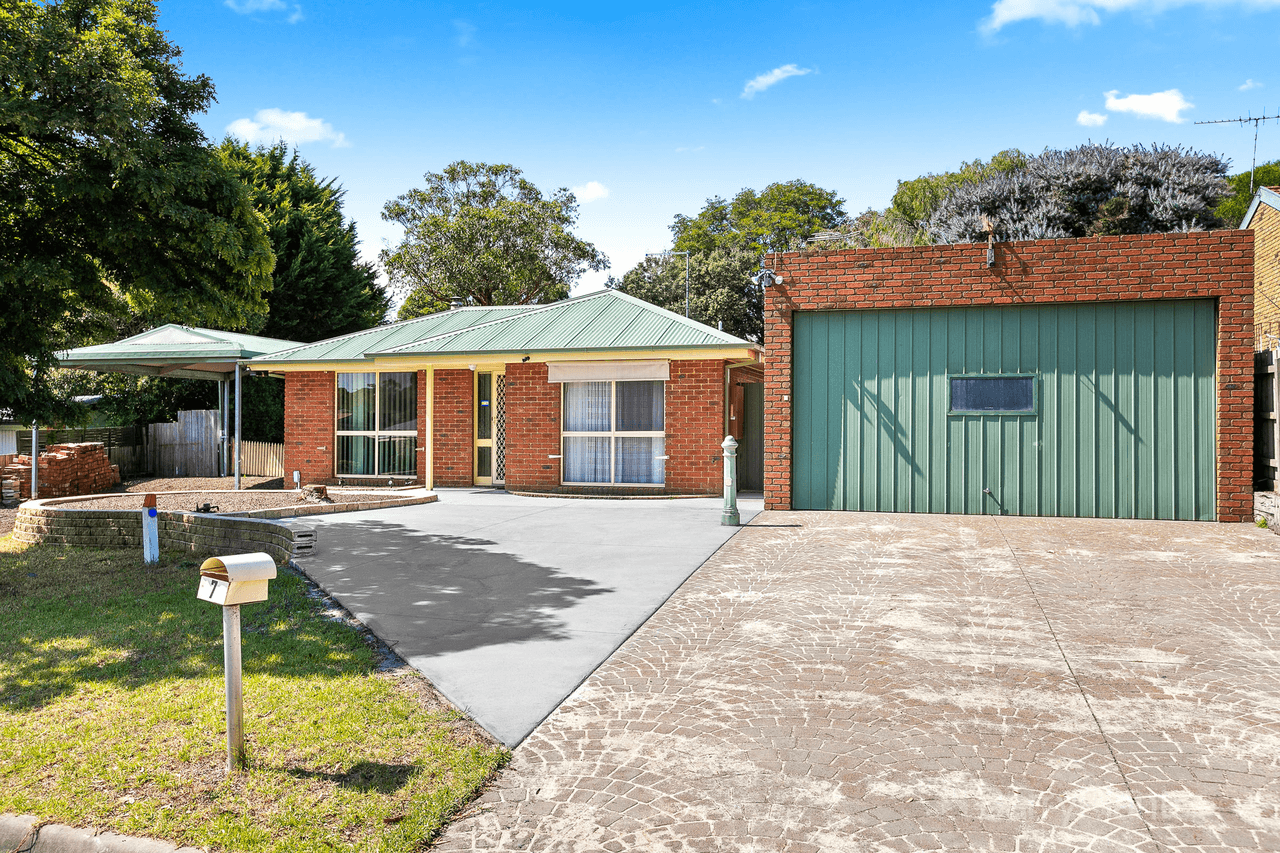 7 Penguin Close, Blind Bight, VIC 3980