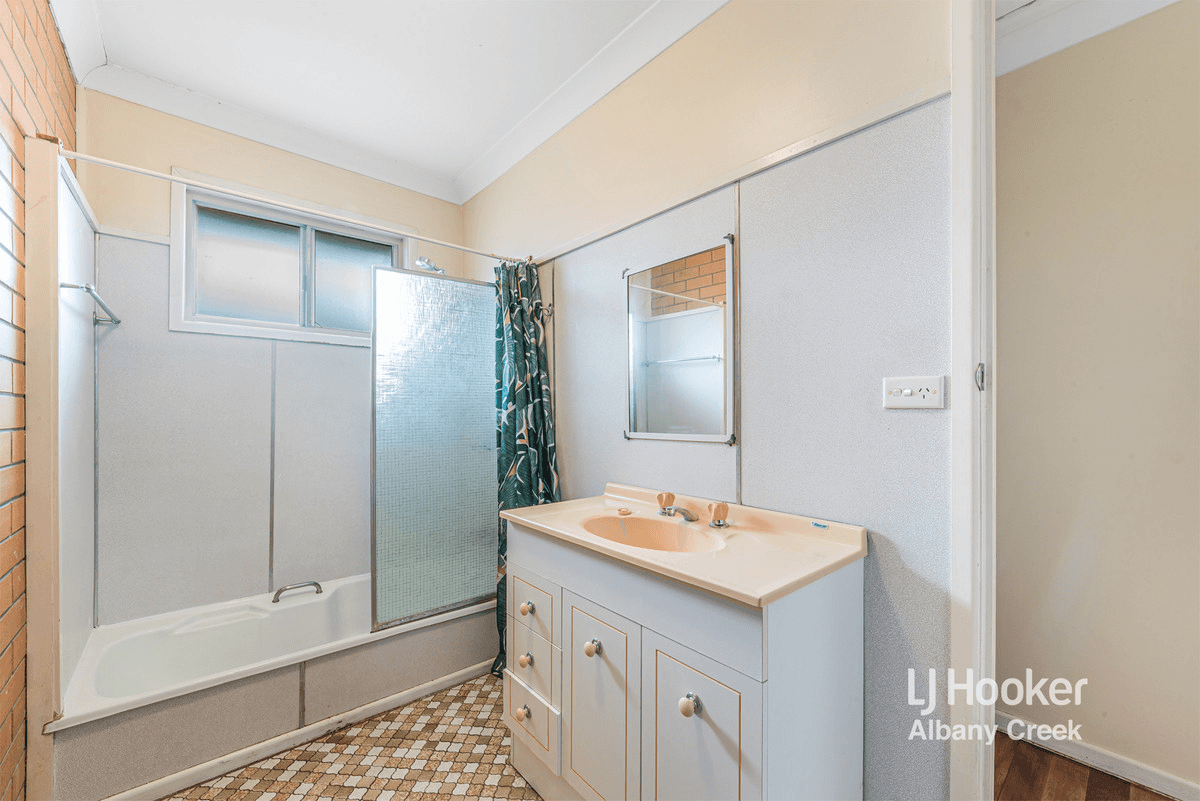 1 & 2/10 Windemere Road, Albany Creek, QLD 4035