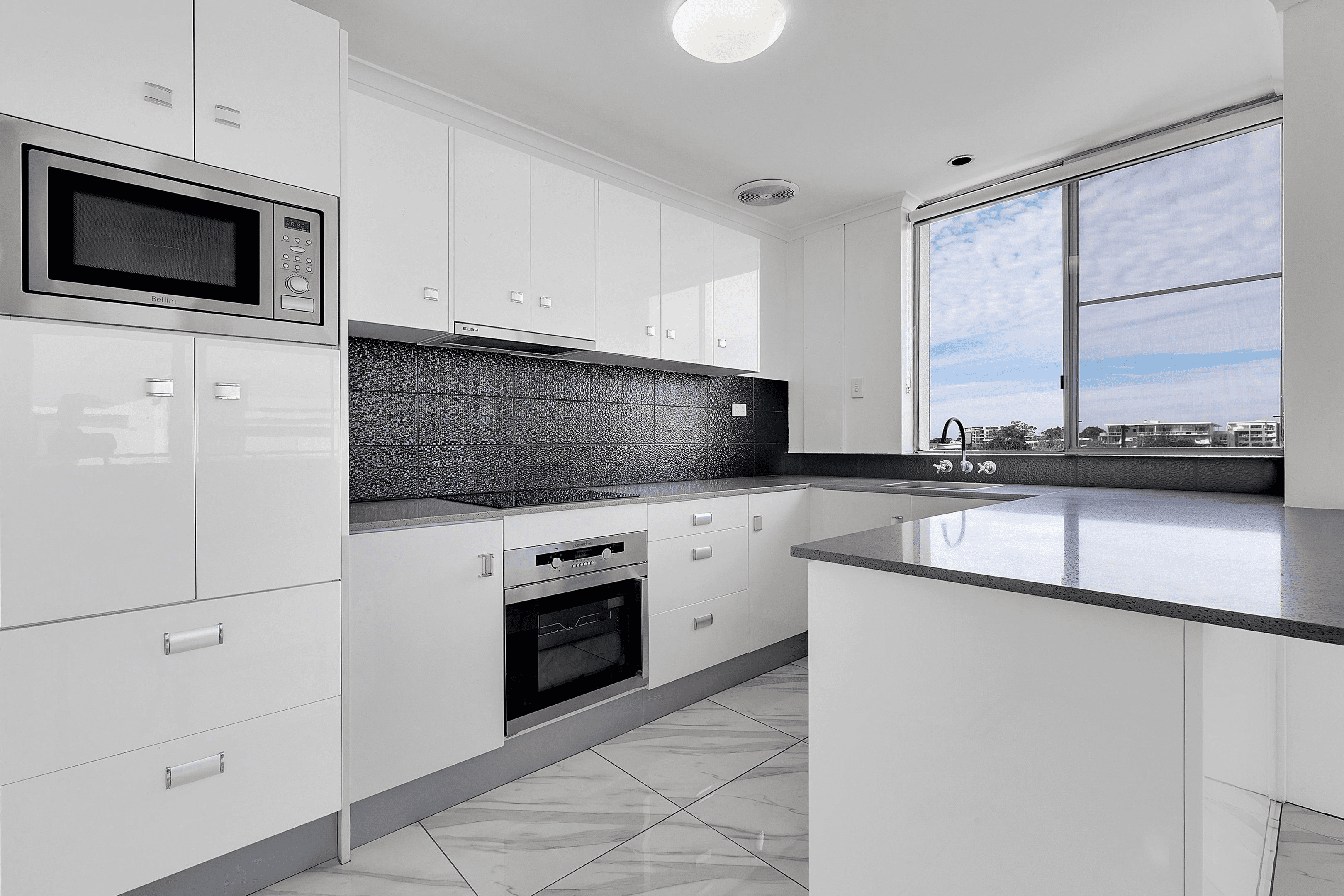 8/12 Underhill Ave, Indooroopilly, QLD 4068