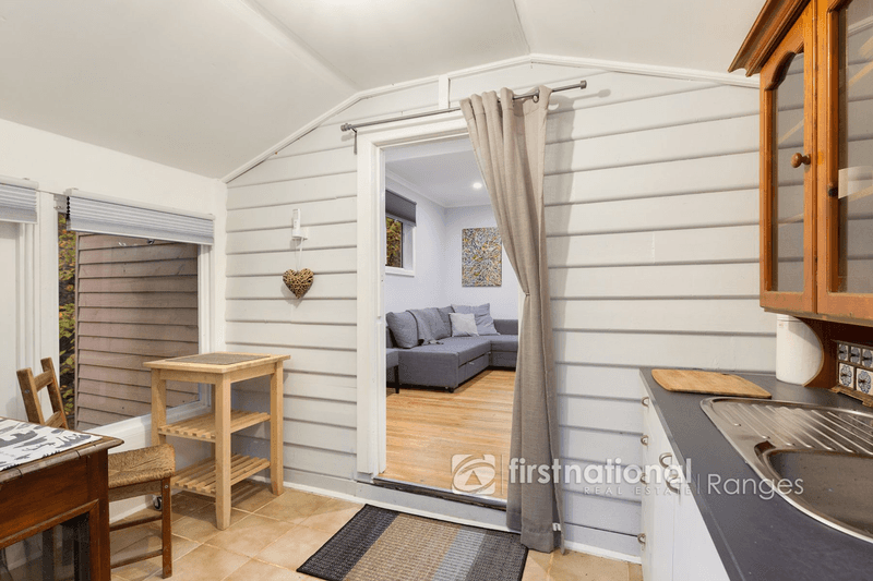 2 Elm Crescent, EMERALD, VIC 3782