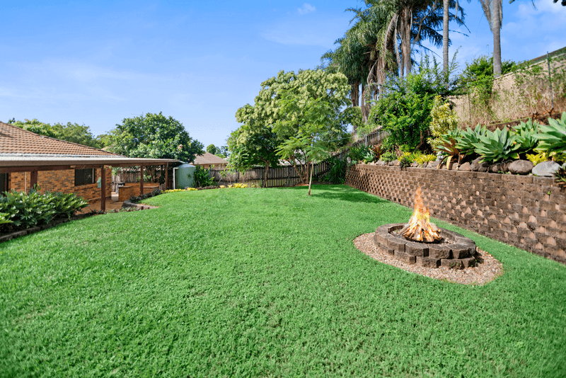 18 Saxon Court, NERANG, QLD 4211