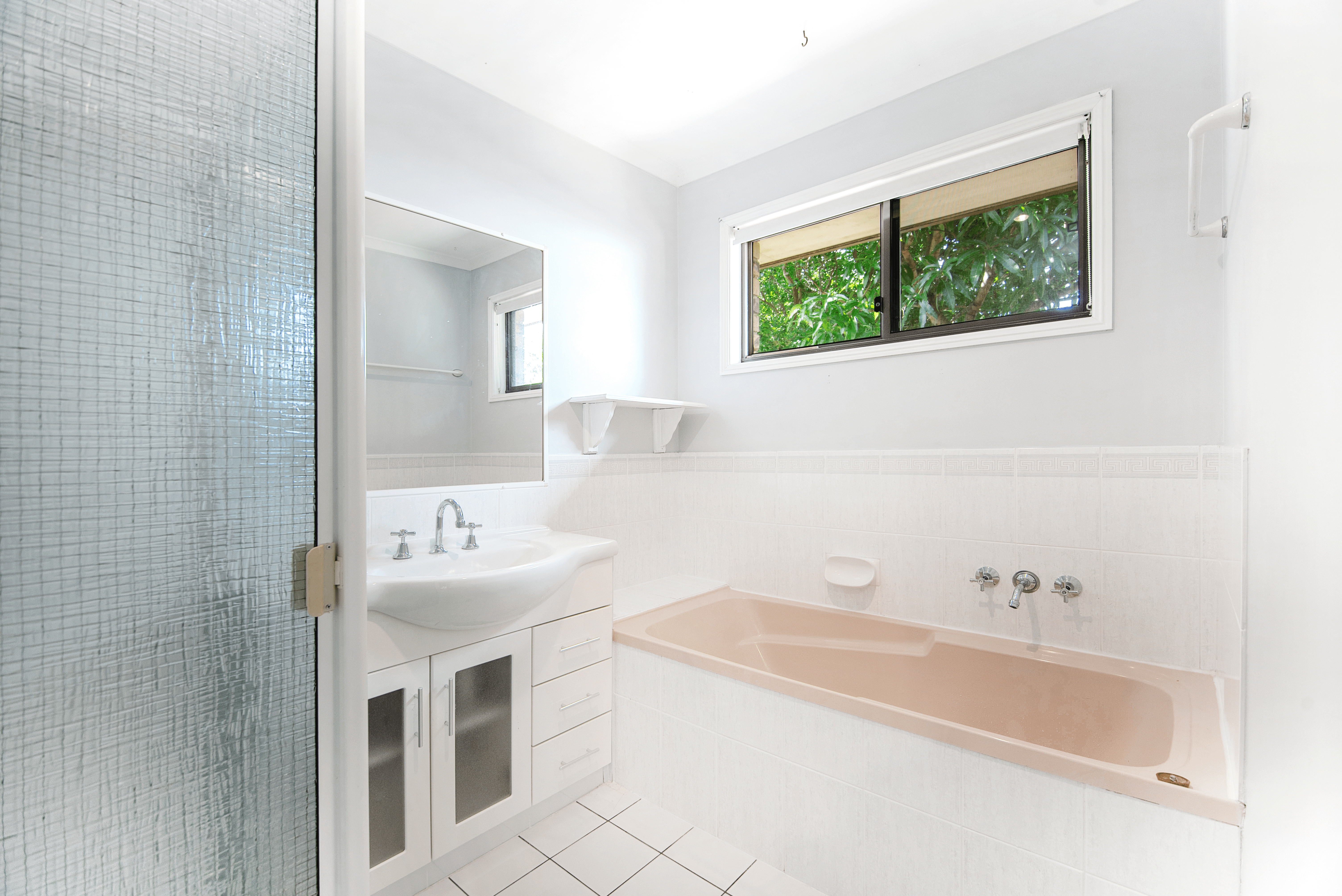 18 Saxon Court, NERANG, QLD 4211