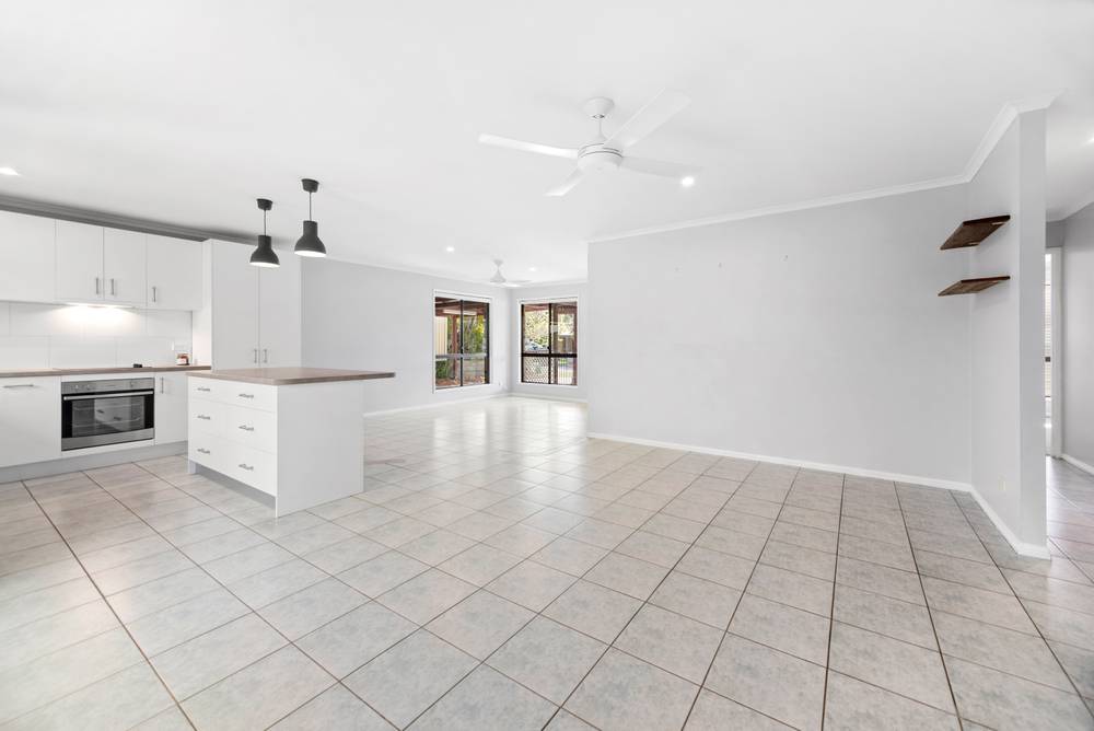 18 Saxon Court, NERANG, QLD 4211