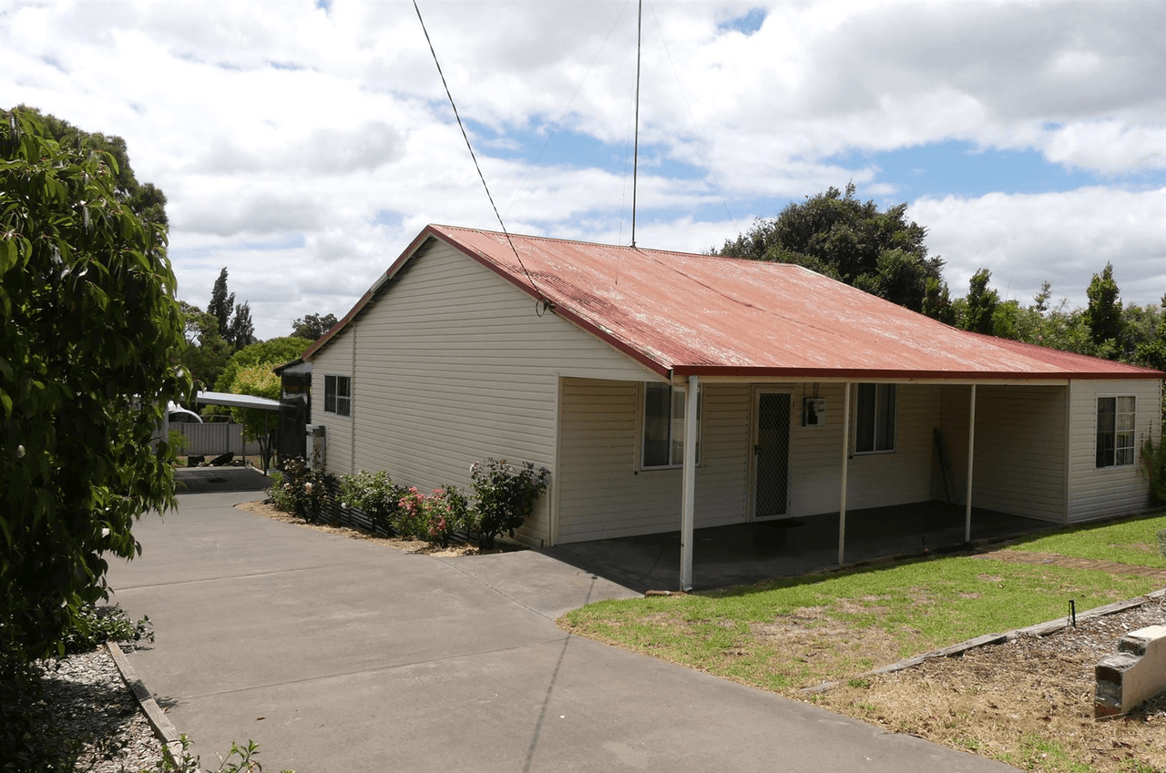 38 Mount Street, Manjimup, WA 6258