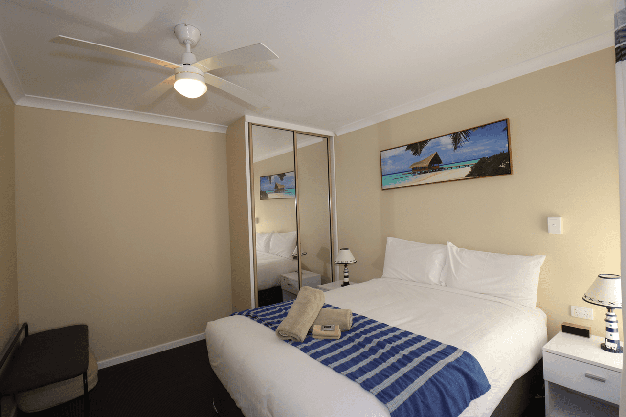 1/480 Esplanade, TORQUAY, QLD 4655