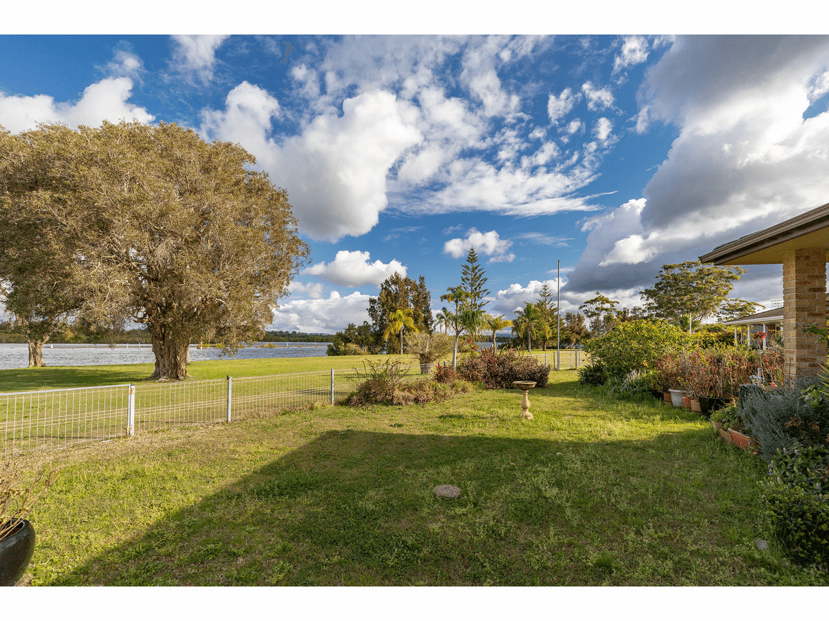 80 Taree Street, TUNCURRY, NSW 2428