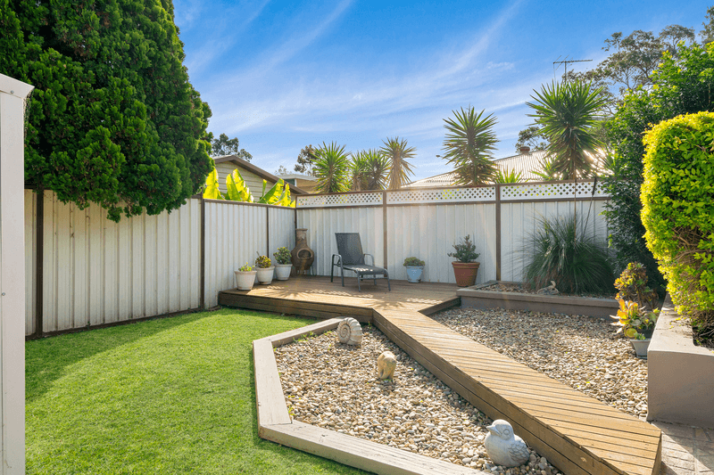 4 Chateau Crescent, St Clair, NSW 2759