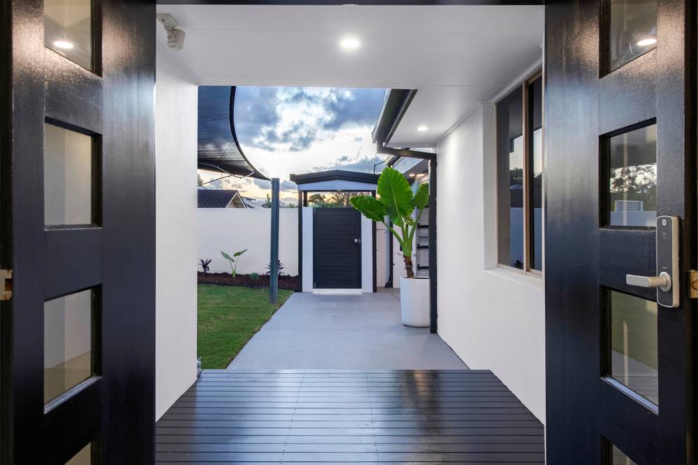 34 Village High Road, BENOWA WATERS, QLD 4217